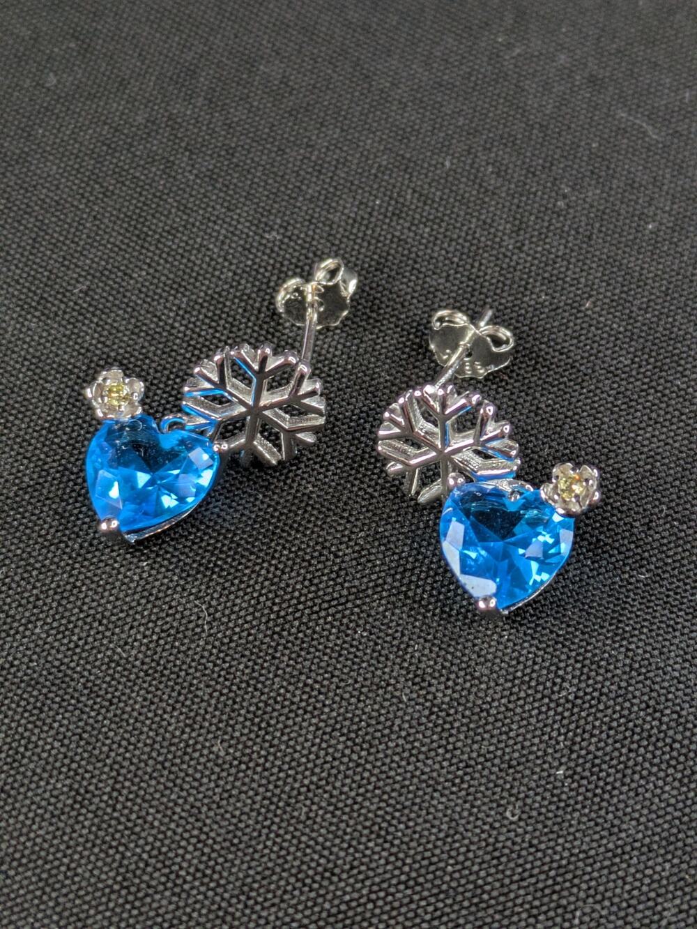 Snowflake & Heart Earings